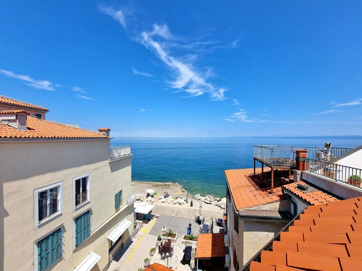Old Galileo Terrace Apartment Piran